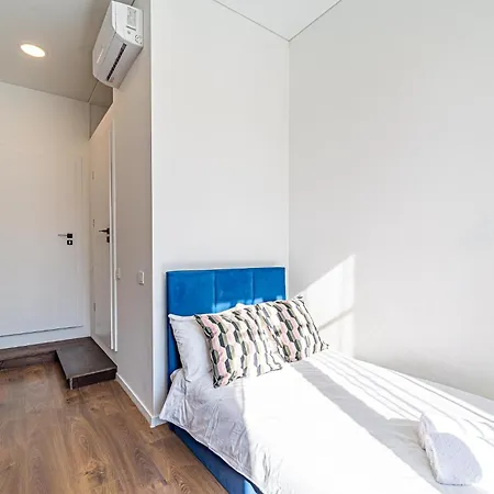 Apartment Uptown Nr5 With Parking & Ac